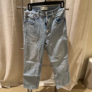Abercrombie & Fitch Ankle Straight Ultra High Rise Jeans 26/ 2xs